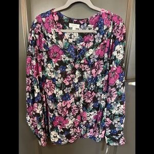 Blackberry bloom Beautiful blouse